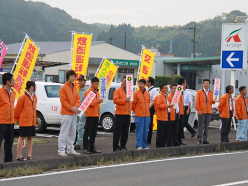 人の波で交通安全訴える　ＪＡ北さつまなど20団体